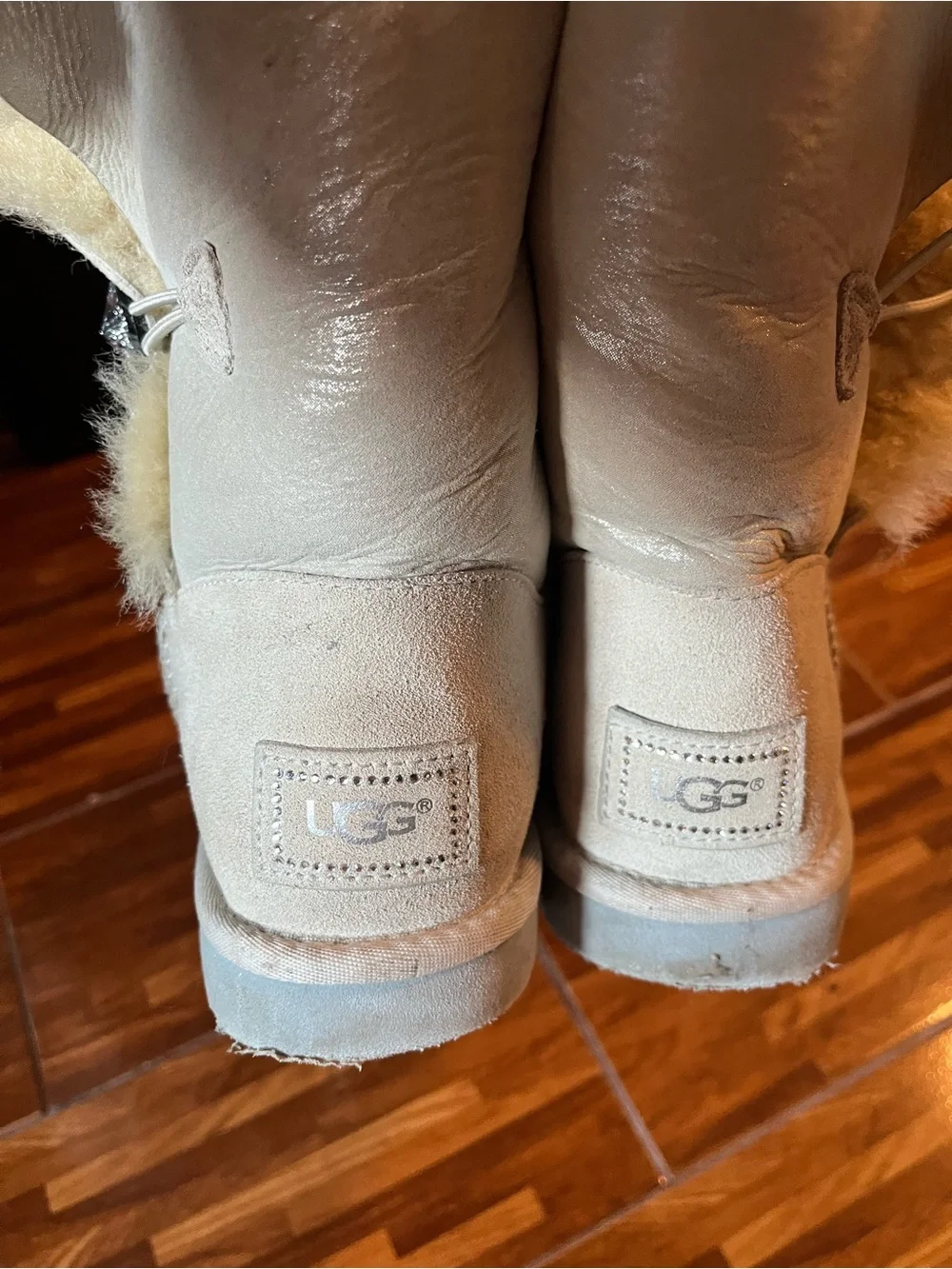 UGG Women's Short Shearling Boots - Light Gray